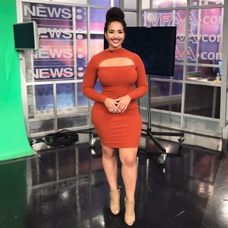 Demetria Obilor feet photo thumbnail