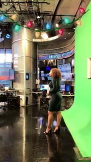 Demetria Obilor feet photo thumbnail