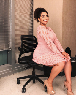 Demetria Obilor feet photo thumbnail