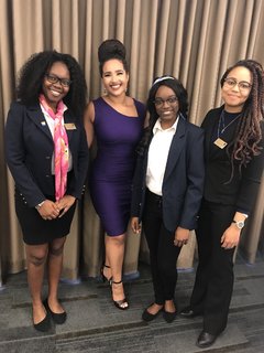 Demetria Obilor feet photo thumbnail