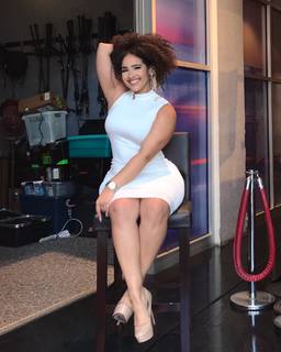 Demetria Obilor feet photo thumbnail