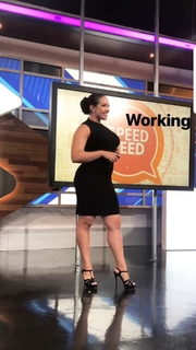 Demetria Obilor feet photo thumbnail