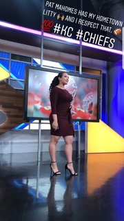 Demetria Obilor feet photo thumbnail
