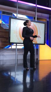 Demetria Obilor feet photo thumbnail
