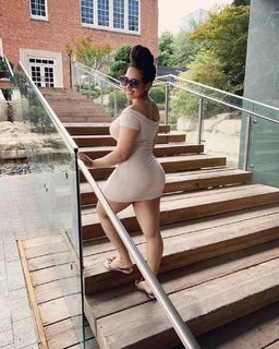 Demetria Obilor feet photo thumbnail