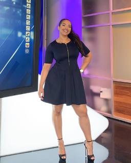 Demetria Obilor feet photo thumbnail