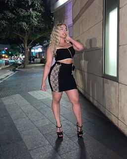 Demetria Obilor feet photo thumbnail