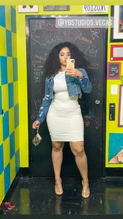 Demetria Obilor feet photo thumbnail