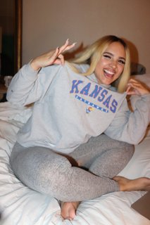 Demetria Obilor feet photo thumbnail