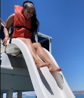 Demetria Obilor feet photo thumbnail