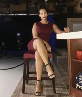 Demetria Obilor feet photo thumbnail