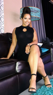 Demetria Obilor feet photo thumbnail