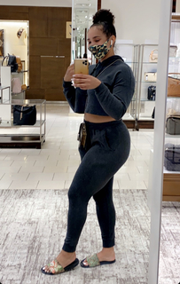 Demetria Obilor feet photo thumbnail