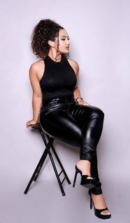 Demetria Obilor feet photo thumbnail