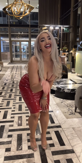 Demetria Obilor feet photo thumbnail