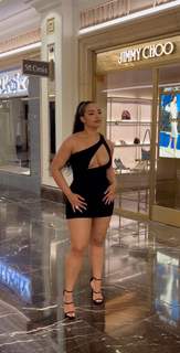 Demetria Obilor feet photo thumbnail