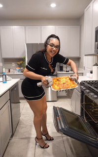 Demetria Obilor feet photo thumbnail