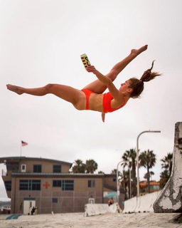 Demi Bagby feet photo thumbnail