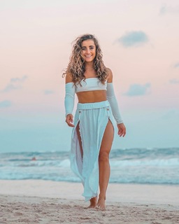 Demi Bagby feet photo thumbnail