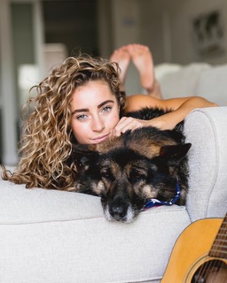 Demi Bagby feet photo thumbnail