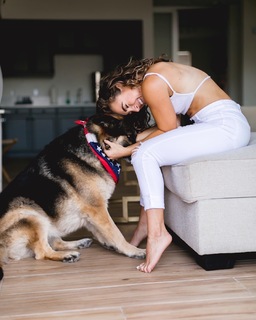 Demi Bagby feet photo thumbnail