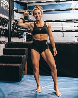 Demi Bagby feet photo thumbnail