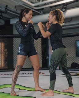 Demi Bagby feet photo thumbnail