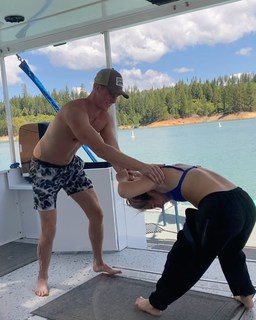 Demi Bagby feet photo thumbnail