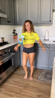 Demi Bagby feet photo thumbnail