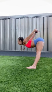 Demi Bagby feet photo thumbnail