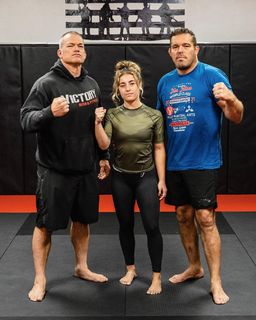 Demi Bagby feet photo thumbnail