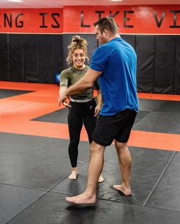 Demi Bagby feet photo thumbnail