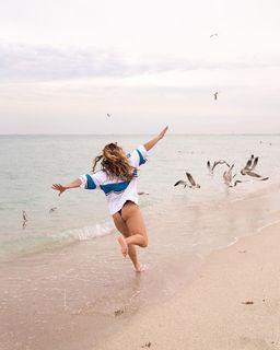 Demi Bagby feet photo thumbnail