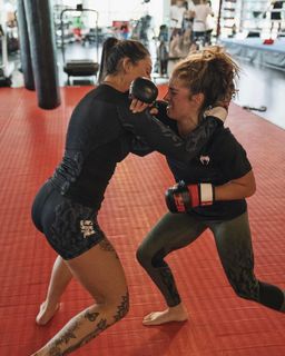 Demi Bagby feet photo thumbnail