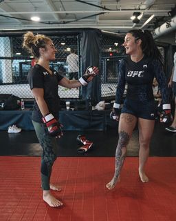 Demi Bagby feet photo thumbnail