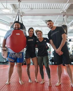 Demi Bagby feet photo thumbnail