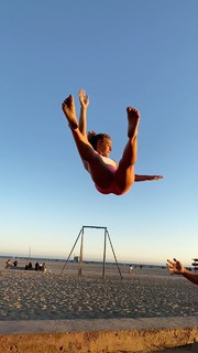 Demi Bagby feet photo thumbnail