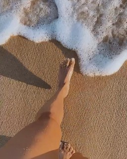 Demi Bagby feet photo thumbnail