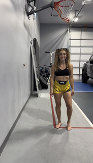 Demi Bagby feet photo thumbnail