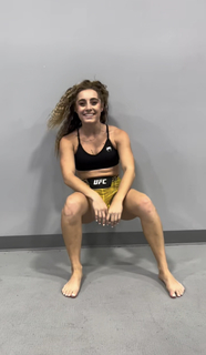 Demi Bagby feet photo thumbnail