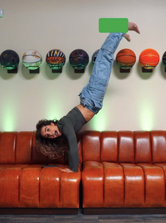 Demi Bagby feet photo thumbnail