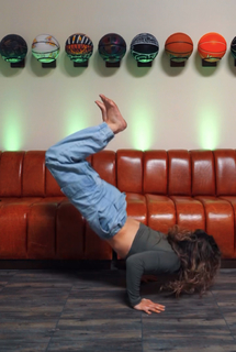 Demi Bagby feet photo thumbnail