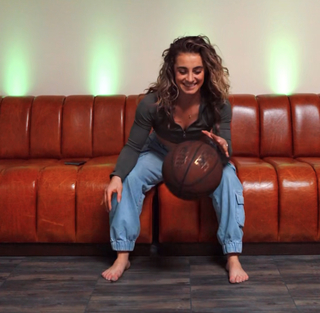 Demi Bagby feet photo thumbnail