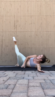 Demi Bagby feet photo thumbnail