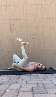 Demi Bagby feet photo thumbnail