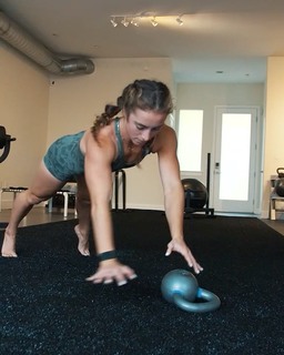 Demi Bagby feet photo thumbnail