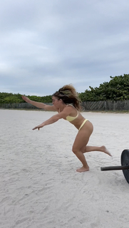 Demi Bagby feet photo thumbnail