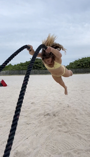 Demi Bagby feet photo thumbnail