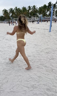 Demi Bagby feet photo thumbnail