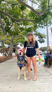 Demi Bagby feet photo thumbnail